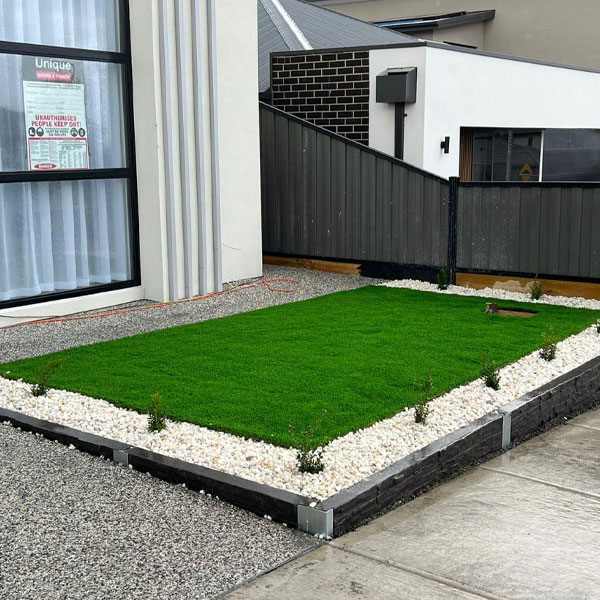Fence Installer in Craigieburn