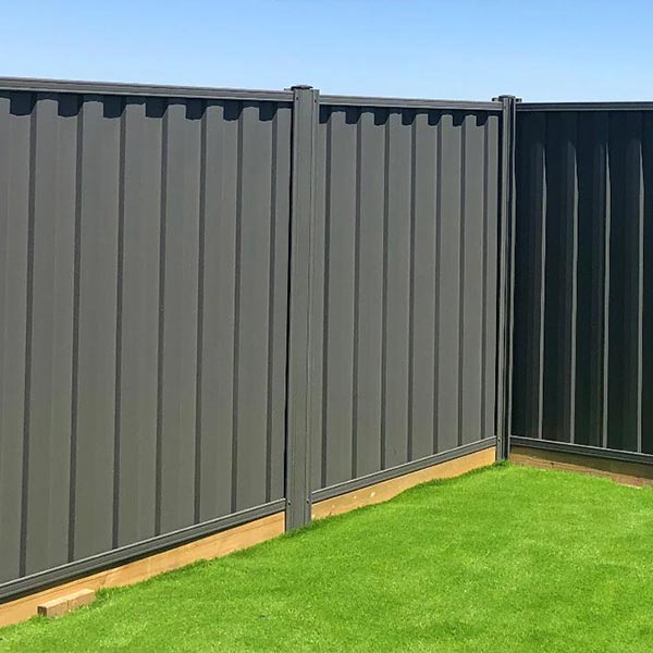 Fence Installer in Craigieburn
